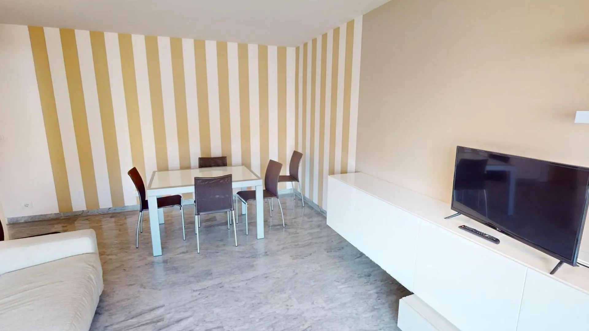 Superbe 3P Avec Terrasse, Plein Centre De Menton, Proche Mer Et Commerces - Fr-1-196-358 0*, Menton